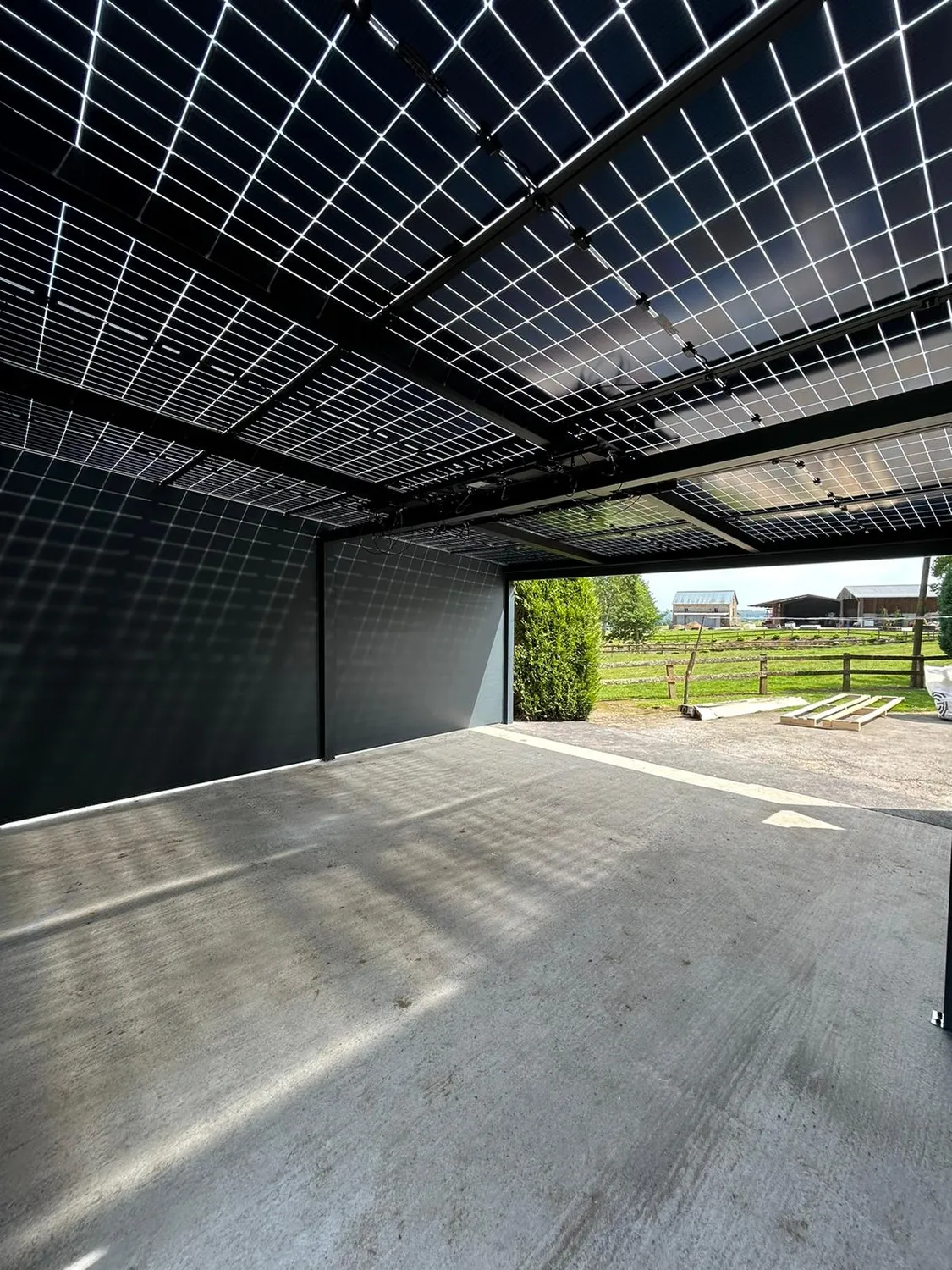 installateur panneaux solaires vitre